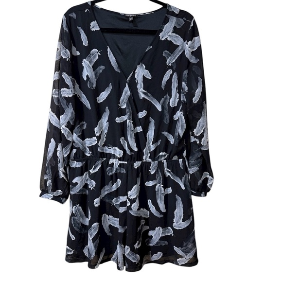 Express Women's Romper Black Gray
Feather Sheer-Overlay Long Sleeve V-Neck Sz XL - Picture 2 of 4